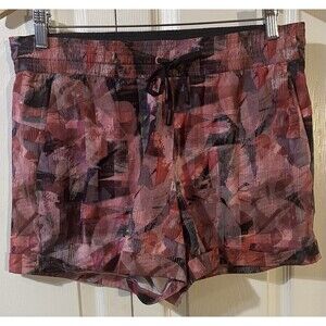 Lululemon Women’s Shorts Spring Break Away Cuffed Shorts Multi Pink Pattern (10)